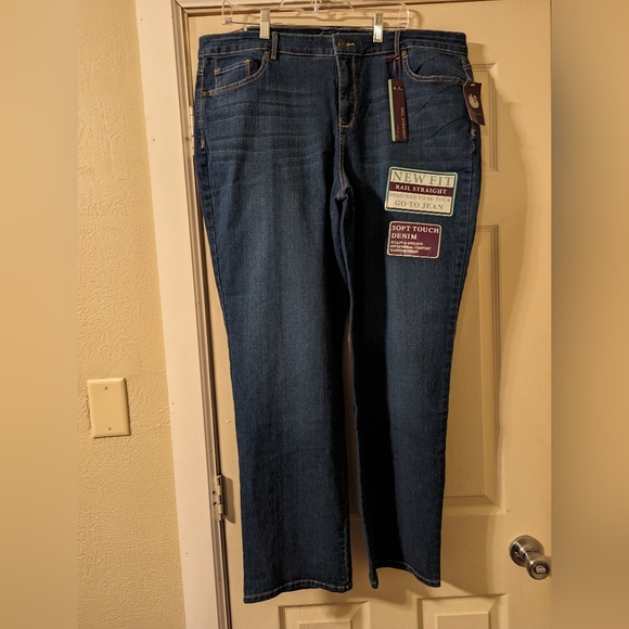 Gloria Vanderbilt Denim - Women's Jeans!!